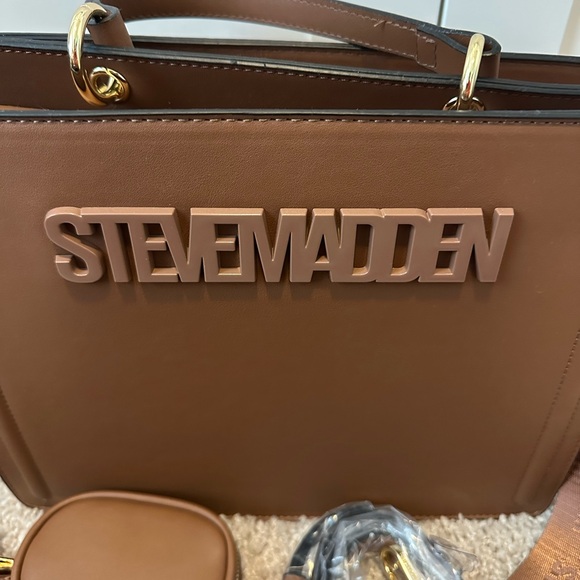 Steve Madden Evelyn Brown Crossbody Bag - Picture 3 of 8